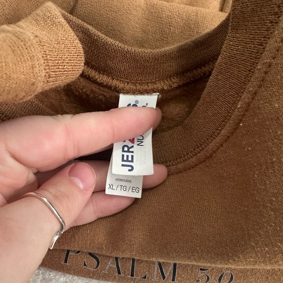 “He owns the cattle” crewneck size XL - Picture 2 of 2